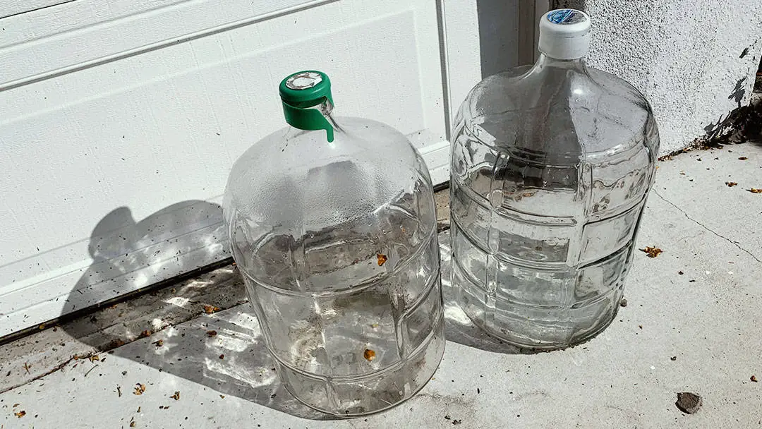 lot-vintage-5-gallon-glass-water-bottle-carboy